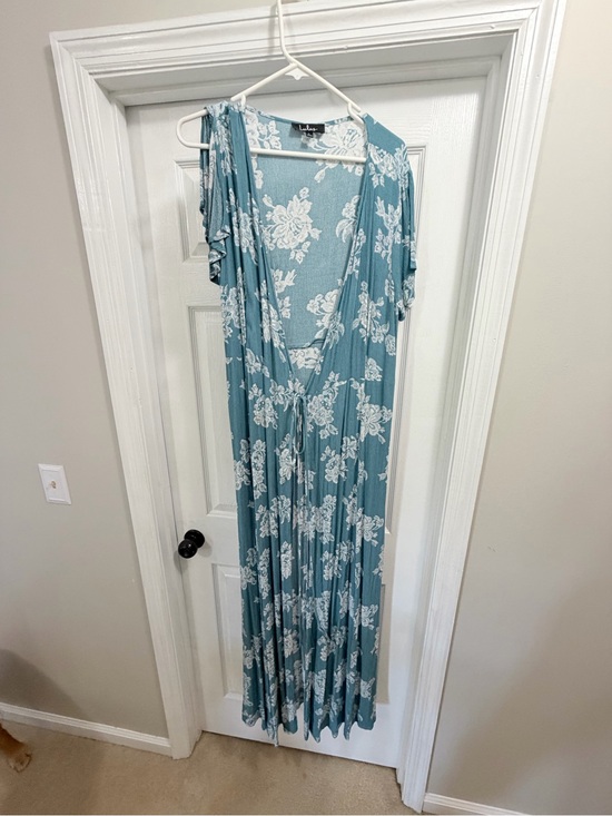 Lulus Dresses & Skirts - Lulu's Teal Floral Maxi Dress with White Print